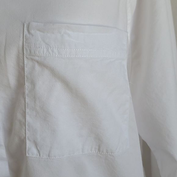 UNIVERSAL THREAD CO. WOMAN'S SHIRT - Picture 3 of 10